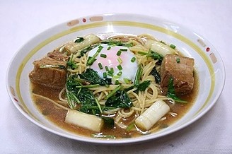 豚の角煮と温泉卵の和風ソース